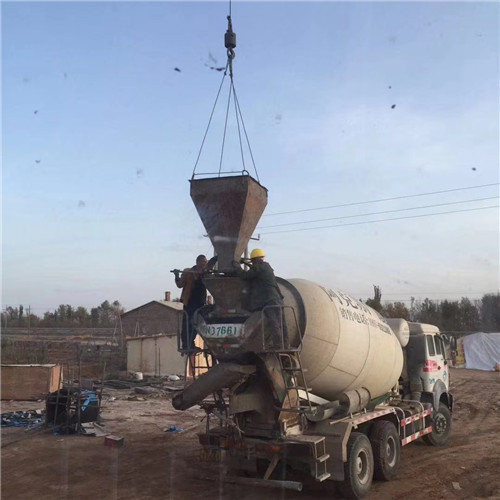 迎泽区“精准瞄准”—— 吊车的 “定位导航” 技术