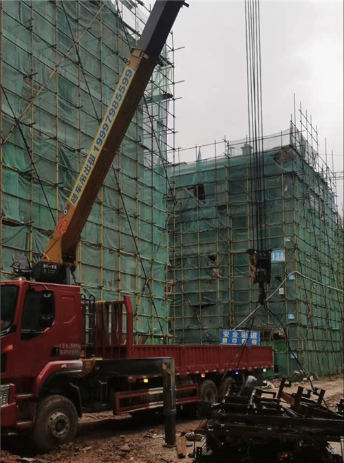 迎泽区“慢工细活”—— 吊车的 “微动控制” 技术